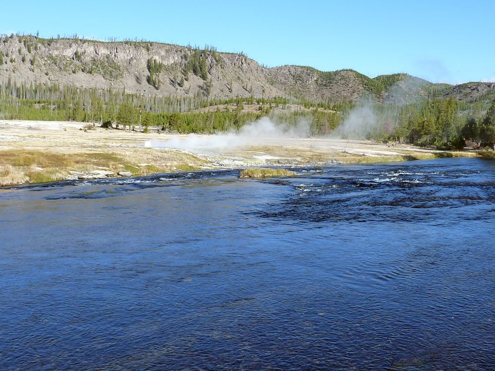 Yellowstone Biscuit basin (3).JPG